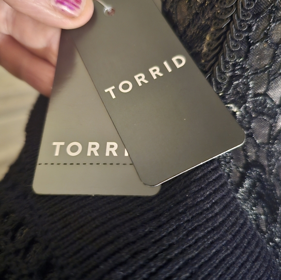 Torrid black knit over shirt - Picture 4 of 6